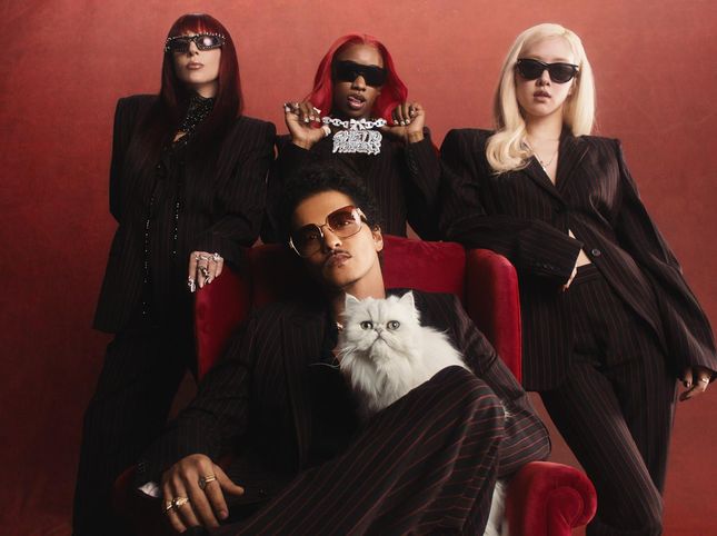 Lady Gaga reunites with Bruno Mars in her new video