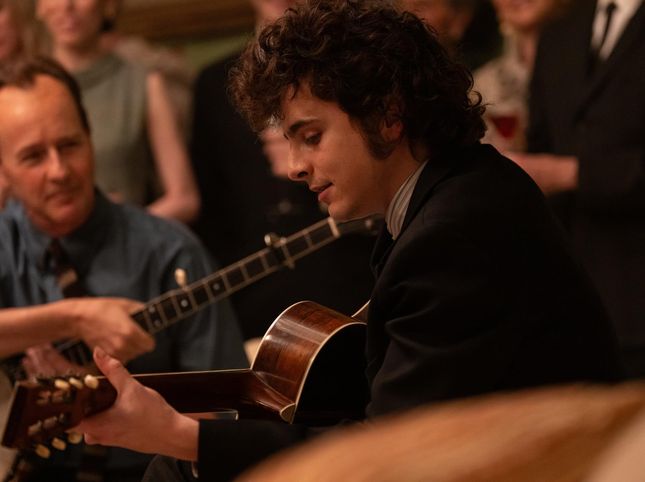Timothée Chalamet plays Bob Dylan on “Saturday Night Live”