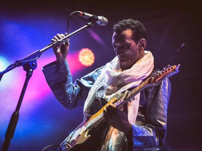 Beyond the borders of music and the world with Bombino