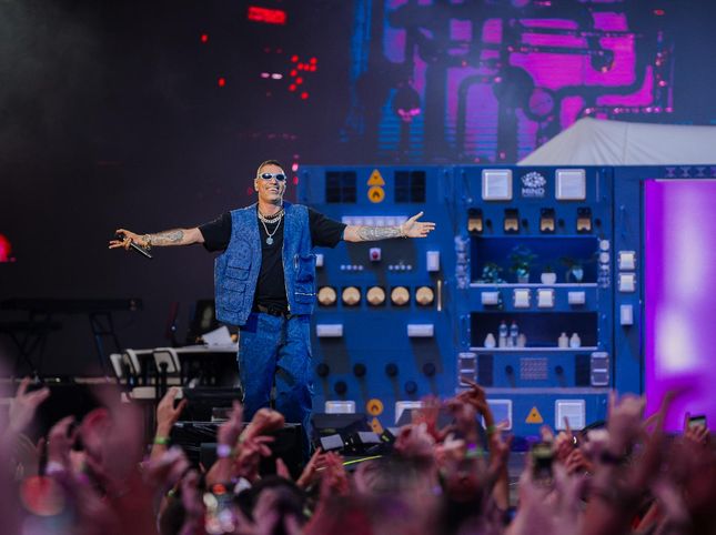 Marracash announces that the tour continues in the buildings