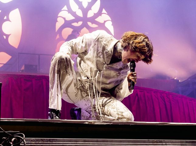 Surprisingly, the bring me The Horizon also give themselves to Lo-Fi