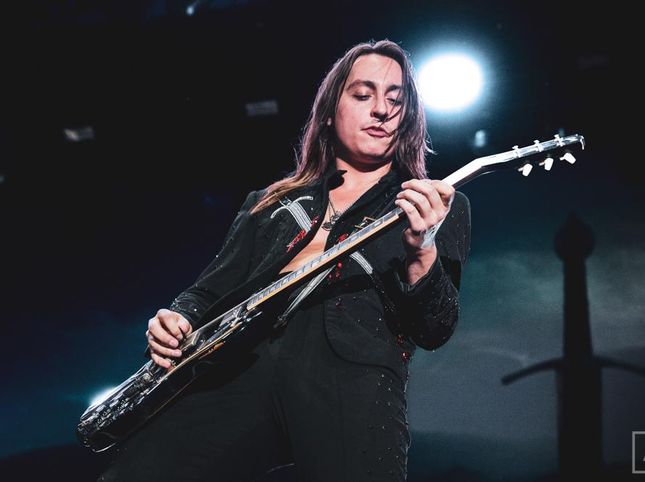 Jake Kiszka, beyond the Greta Van Fleet there is a new band