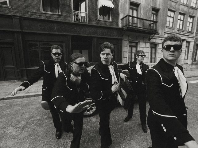 The Hives: Discipline in the dress, anarchy in the amplifier