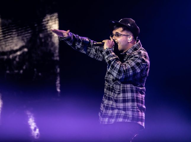 The speaker at the Naples stadium remains Decibel Bellini