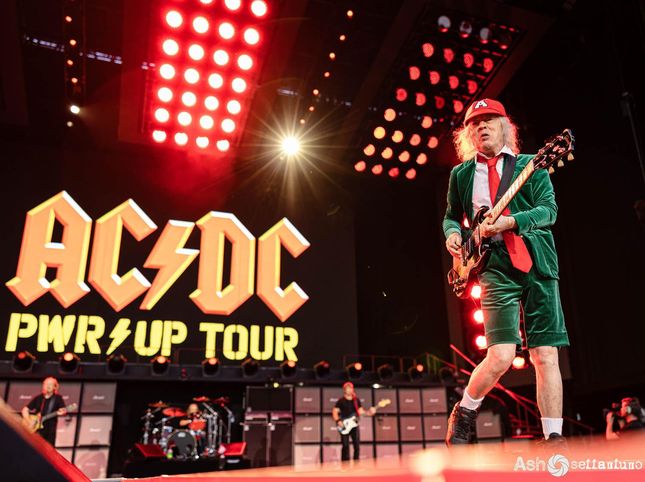 AC/DC and the art of transcending time