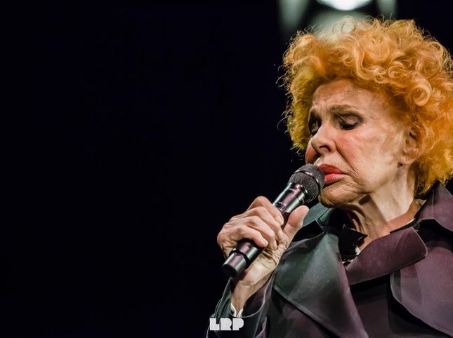 And instead Ornella wants to live and sing