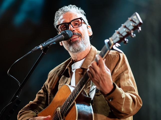 Brunori in the theatres: a completely new show