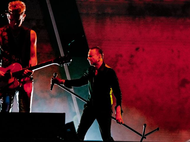 Depeche Mode, 4 songs for the end of the “Memento Mori” era