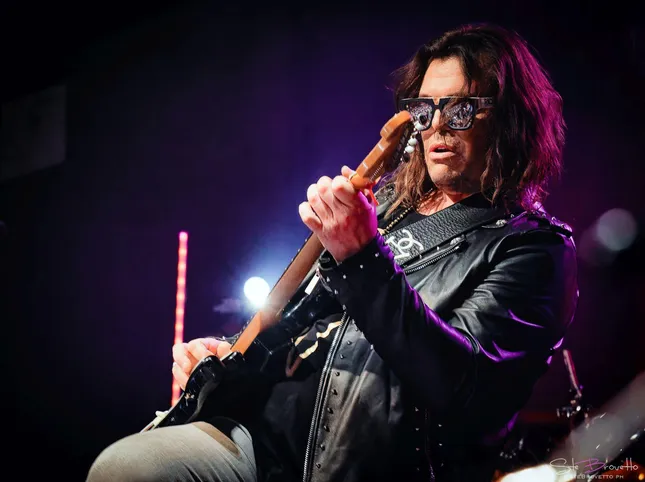 Gianluca Grignani celebrates 30 years of "Destinazione Paradiso"