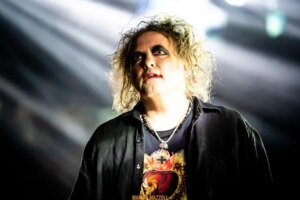 Robert Smith calls together Placebo, Garbage and many others
