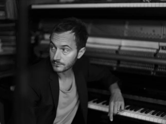 Tom Smith without the Editors: “I have never been so sincere”