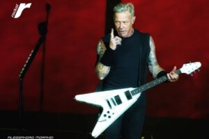 Two Metallica fans banned for life in Australia