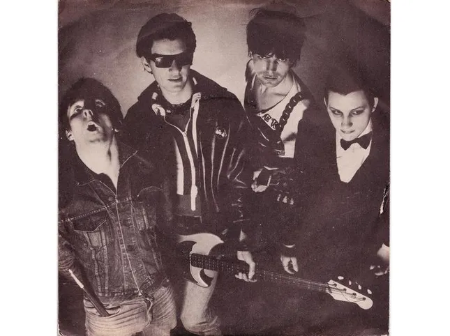 1976, the year of birth of UK punk: the first singles