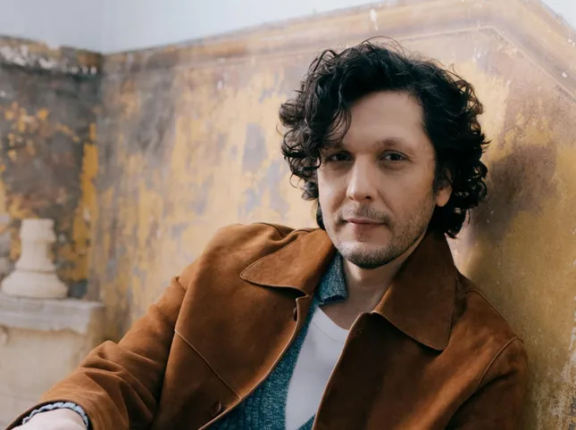 Ermal Meta, the new album is "Vital functions"