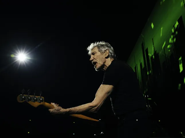 Roger Waters against Giorgia Meloni: “She's your Mussolini"