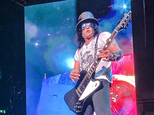 Guns N' Roses: Slash: "I didn't know about Brian May in 'Atlas'"