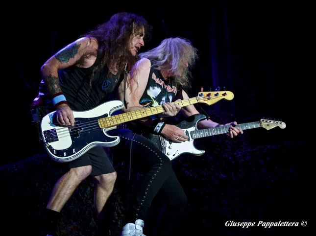 Rumors: Dave Murray might leave Iron Maiden