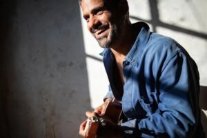 Mannarino announces the new album of unreleased songs