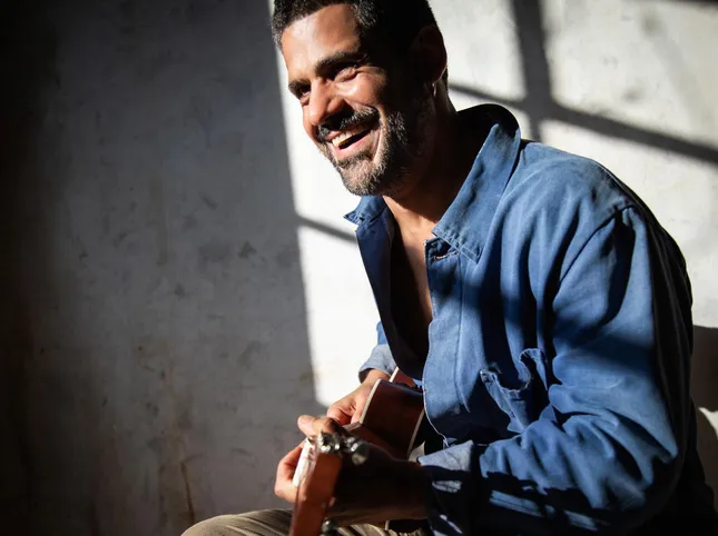 Mannarino announces the new album of unreleased songs