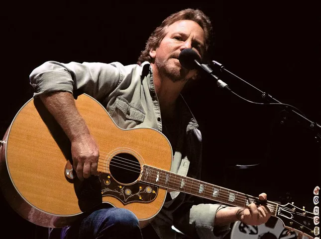What Eddie Vedder does when he can't remember the lyrics to a song
