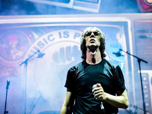 How long have we been waiting for Richard Ashcroft to be this fit?