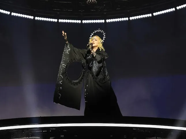 Madonna releases single "I Feel So Free"