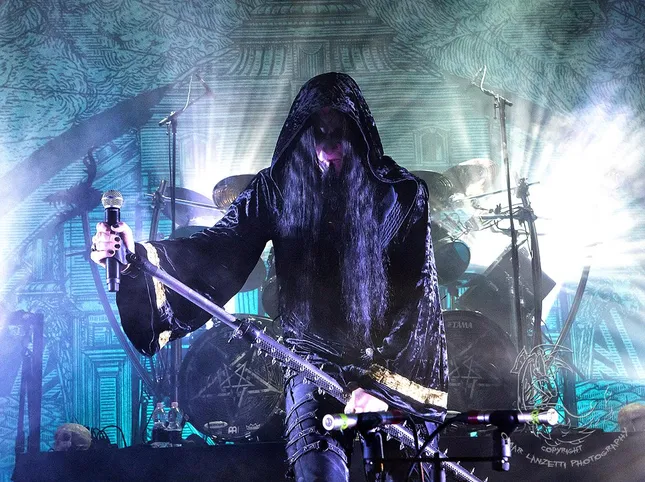 The return of Dimmu Borgir, in the sign of continuous balance