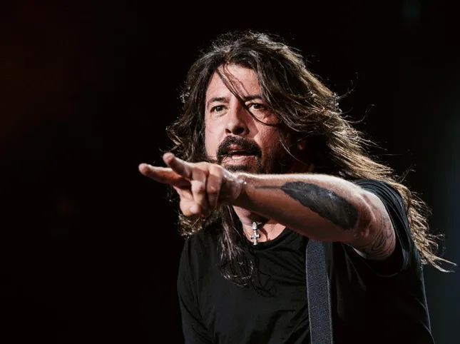 Dave Grohl: "Beer and whiskey before singing? I was lying"