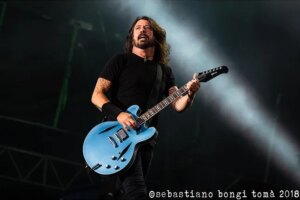 The Foo Fighters in acoustic version (or almost)