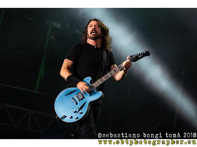 The Foo Fighters in acoustic version (or almost)