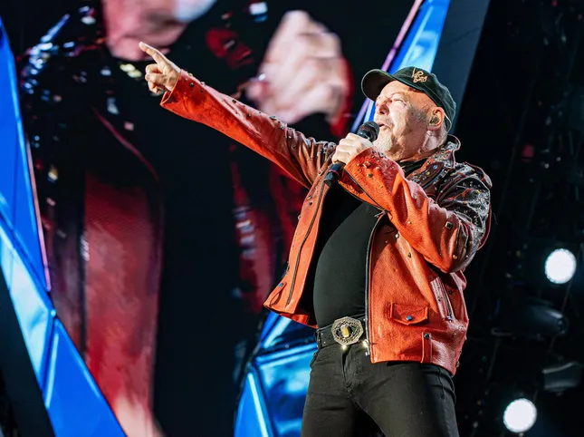 The songs that Vasco will surely sing on this year's tour    

