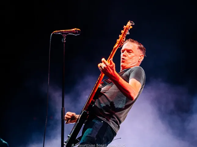 Tina Turner told Bryan Adams, "I love this song!"