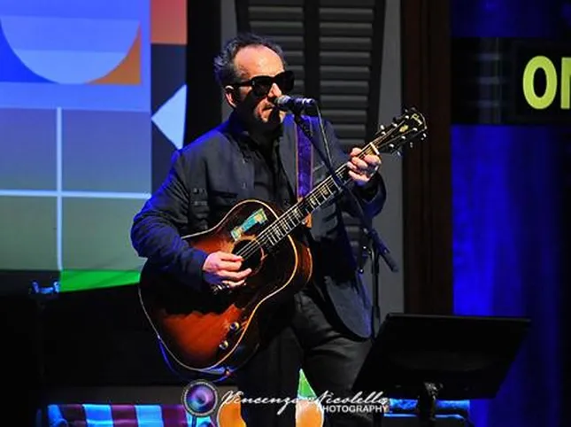 Elvis Costello: "Oasis isn't for me"    

