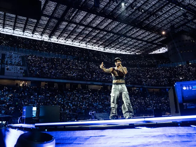 Geolier's first time at San Siro (flying over the stadium)