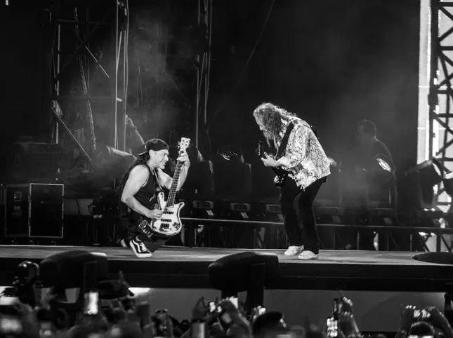 Metallica, Rob Trujillo and Kirk Hammett play Rammstein    

