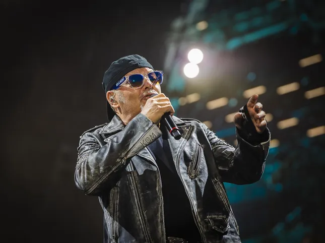 Vasco Rossi, the video for A new song for her"