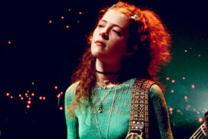 Melissa Auf der Maur publishes after sixteen years of silence
