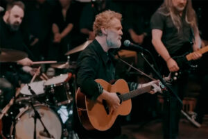 Glen Hansard has died at the age of 56 in a motorcycle accident