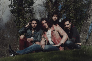 Ultraligera hide a surprise in the pre-sale of their new album